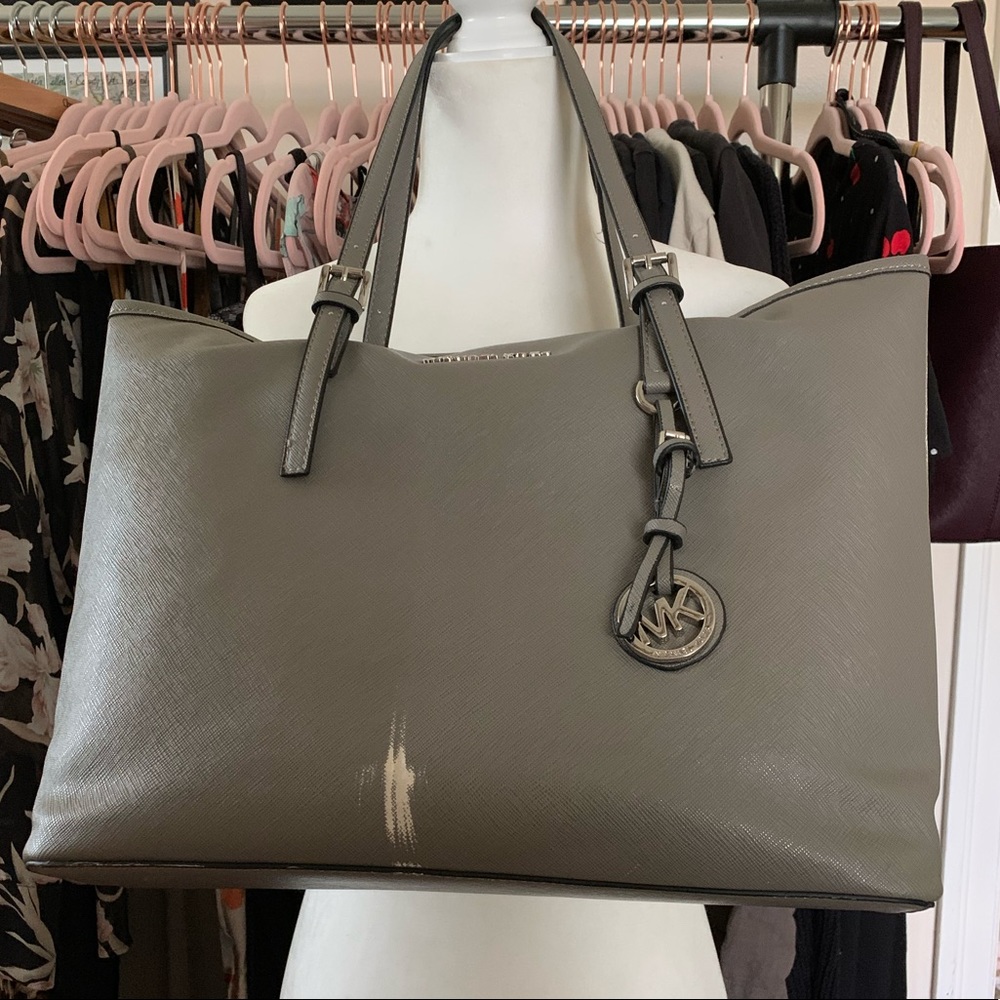 MICHAEL KORS || Gray Tote
